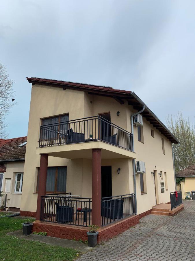 Ferienwohnung Balaton Apartmanhaz Siófok Exterior foto